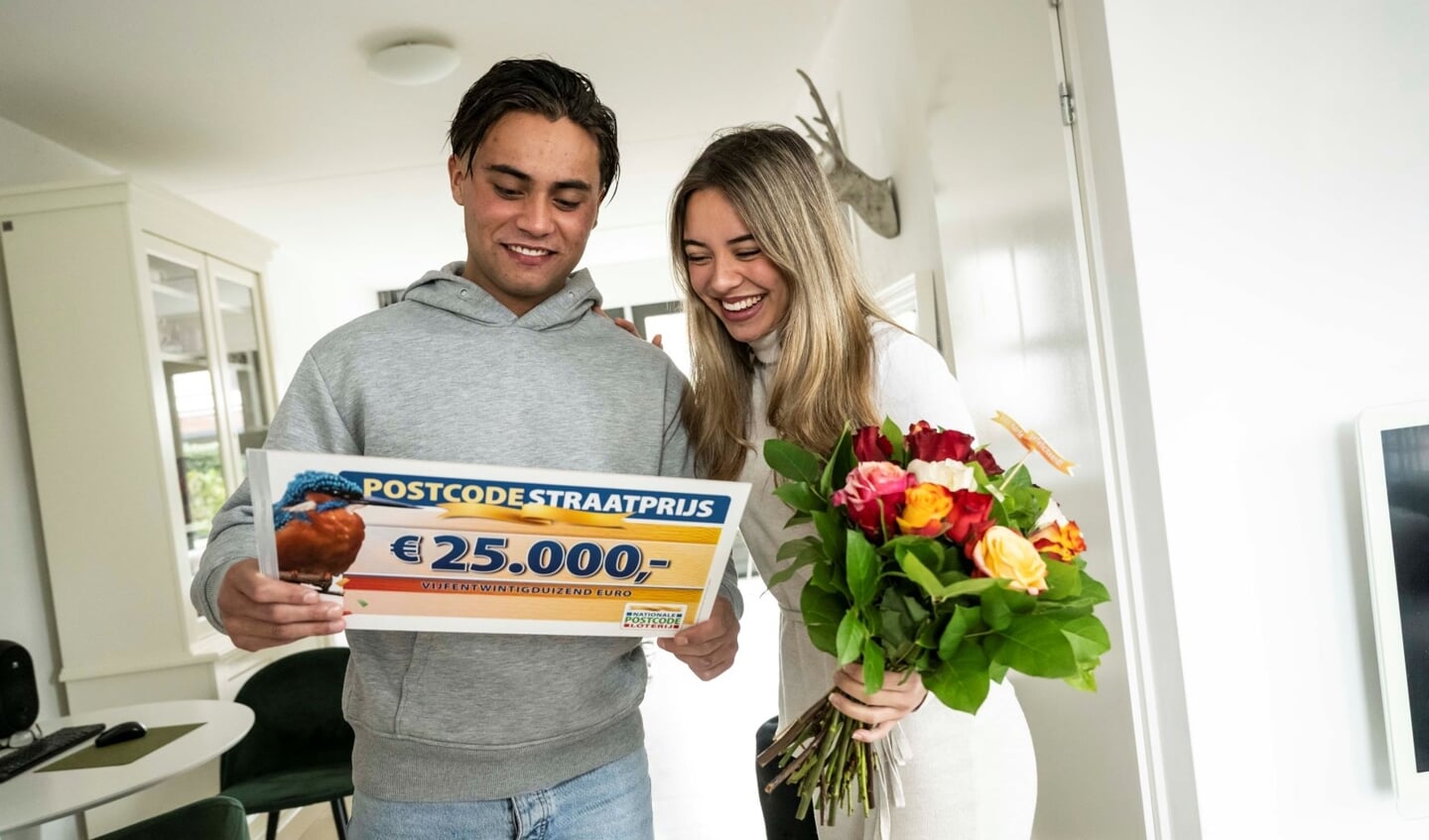 Levi wint 25.000 euro in de Postcode Loterij.
