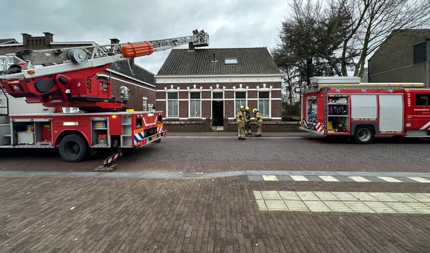 Brandweer Blust Schoorsteenbrand Aan Kerkstraat - Oozo.nl