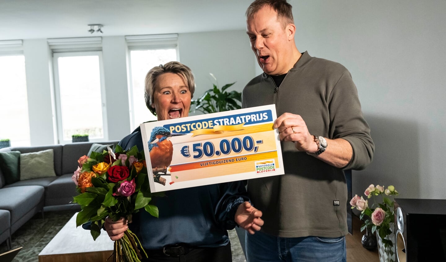 Nicole en Rob winnen 50.000 euro in de Postcode Loterij.