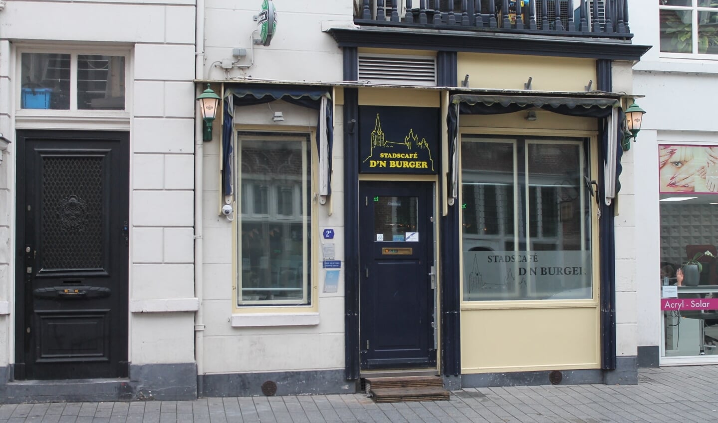 Stads- en borrelcafé D’n Burger is gevestigd aan de Orthenstraat 2a in Den Bosch.