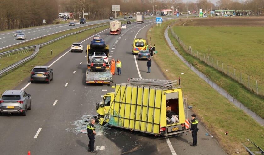 Ravage Op A50 Na Botsing Bedrijfswagen En Vrachtauto - Oozo.nl