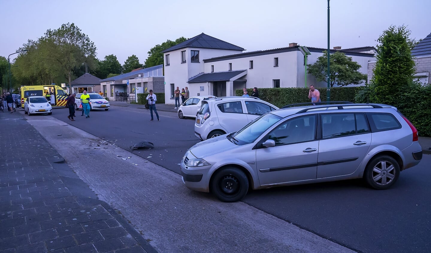 Auto op kant ongeval Heesch