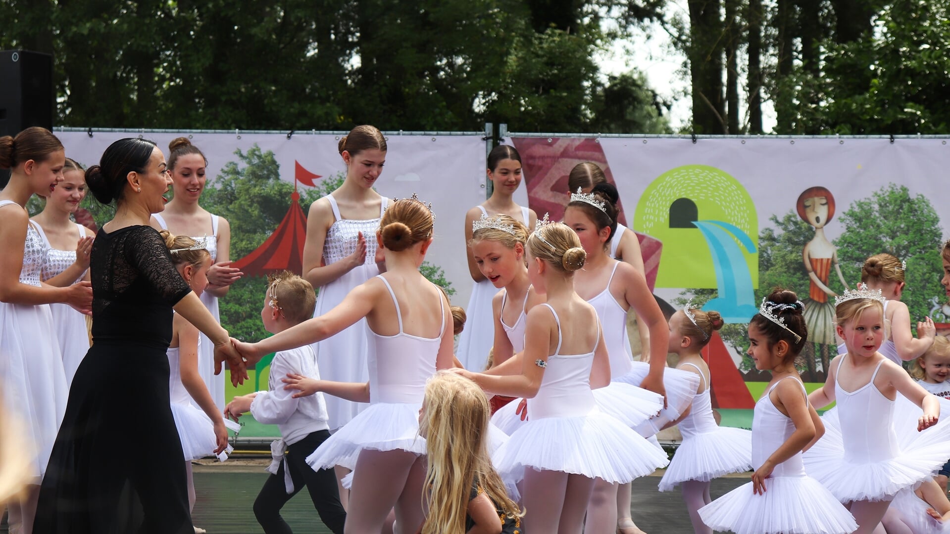 Het Phoenix Cultuurplein op het 1 Ander festival is op zondag 11 juni geopend.