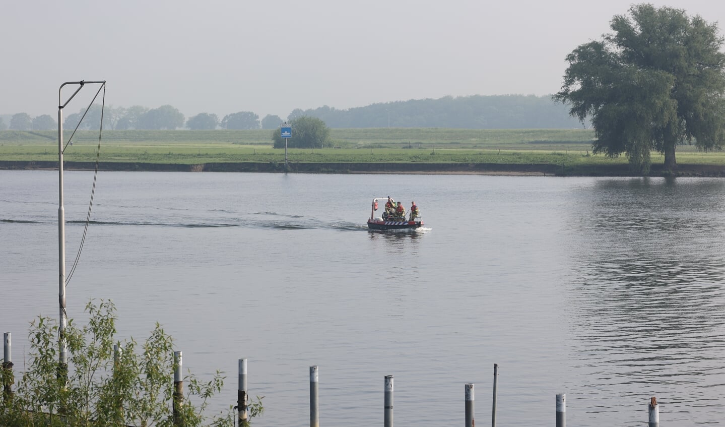 Persoon overleden nadat deze te water raakte in Oijen