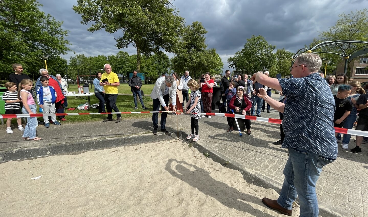 Feestelijke opening van vernieuwde speeltuin Trompstraat.