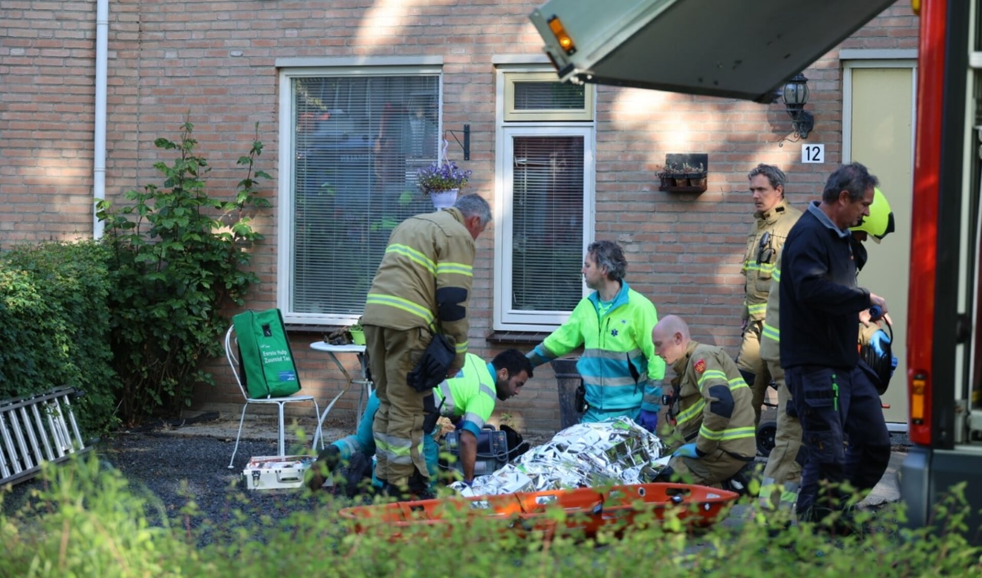 De brandweer is vanmorgen uitgerukt voor een woningbrand aan Het Meerke in Den Bosch waarbij een zwaargewonde is gevallen.