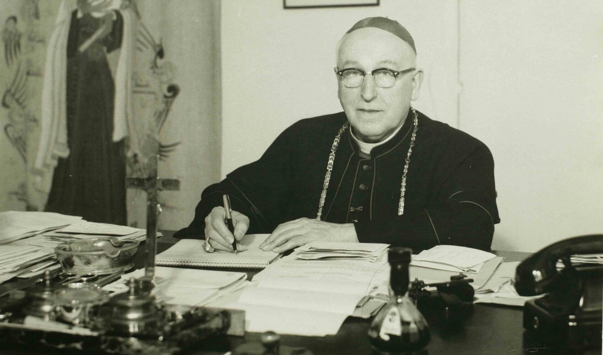 Wilhelmus Mutsaerts was als bisschop na de oorlog verantwoordelijk voor het herstel van kerken. 