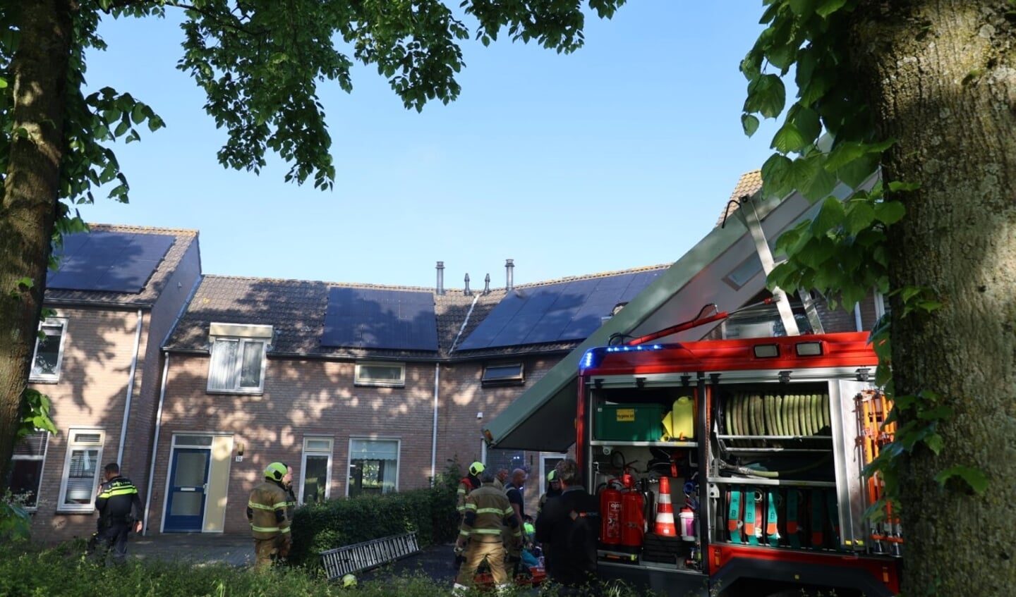De brandweer is vanmorgen uitgerukt voor een woningbrand aan Het Meerke in Den Bosch waarbij een zwaargewonde is gevallen.