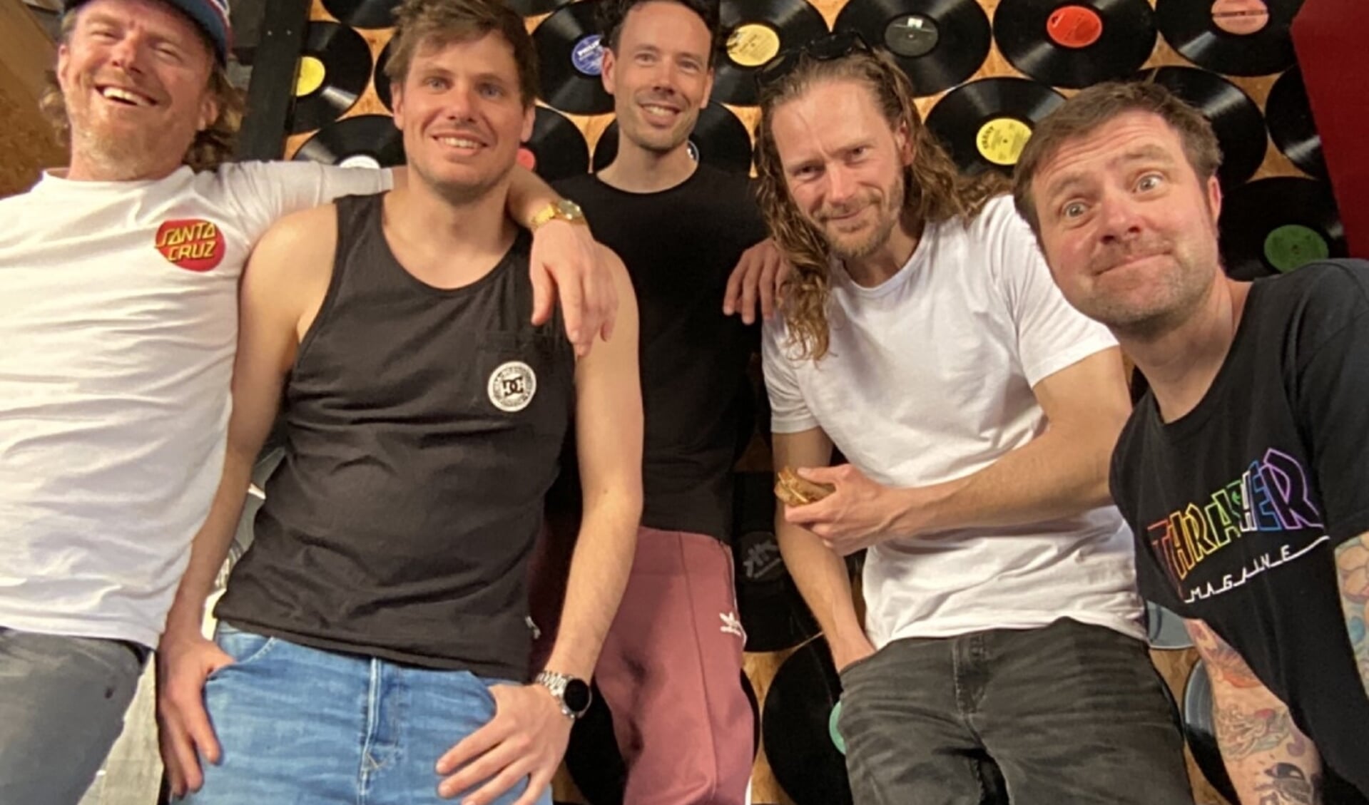 Na vijftien jaar is Wrecking Crüe terug met een nieuwe set en bereidt de band zich dit voorjaar voor op een eenmalig spetterend optreden vol punkrocknostalgie in Brouwerscafé Bossche Brouwers aan de Vaart.