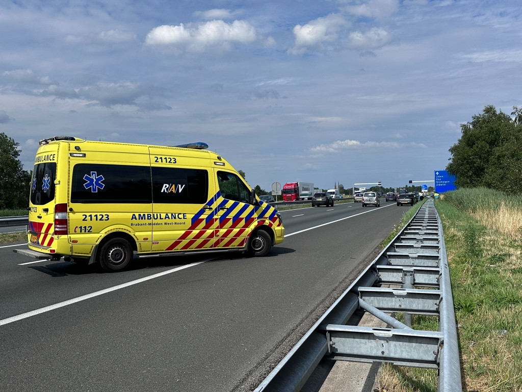 Botsing Tussen Meerdere Voertuigen Op A50 - Oozo.nl