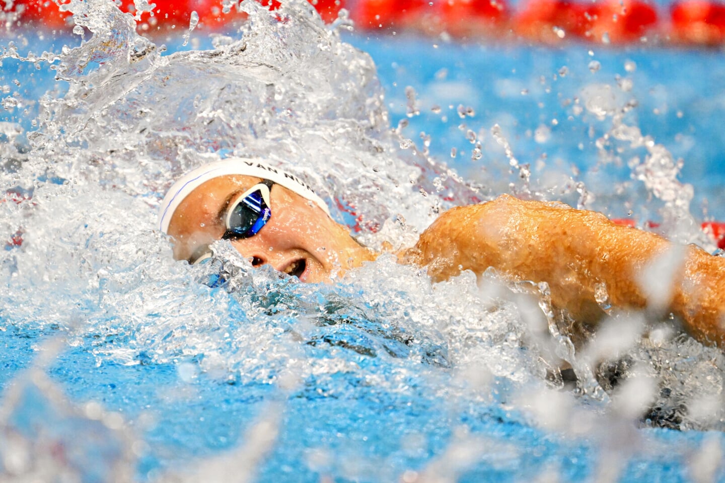 De Veghelse zwemster Sam van Nunen heeft zich geplaatst voor de Olympische Spelen in Parijs.