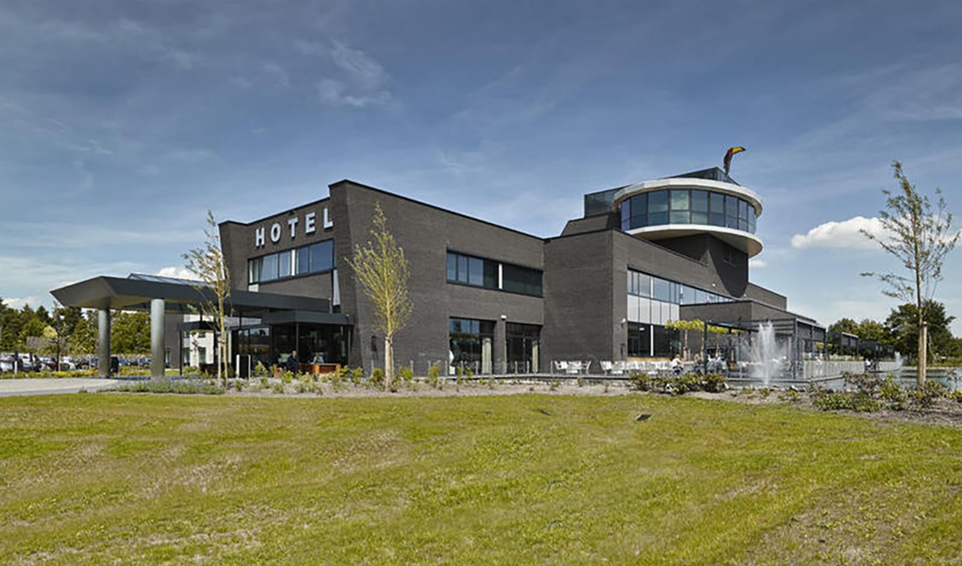 Het Van der Valk hotel in Uden, waar de asielzoekers opgevangen gaan worden.