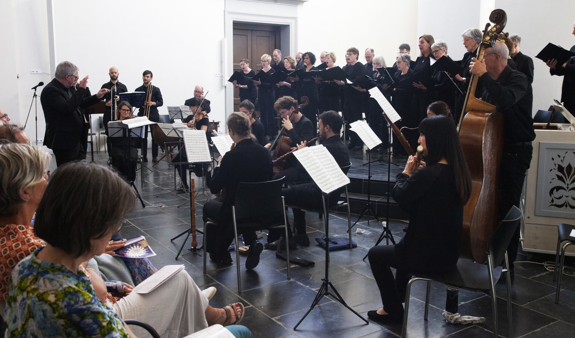 Foto van een eerdere uitvoering van het Bach Collegium onder leiding van dirigent Jeroen Felix,