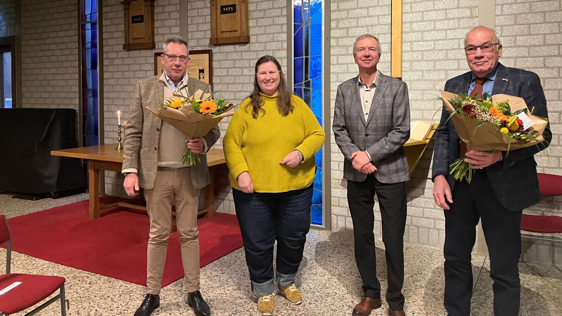 Bloemen voor Roelof v/d Broek en Wichert de Lange voor de hulp bij de samenvoeging van de Protestantse gemeenten Cuijk en Uden-Veghel.