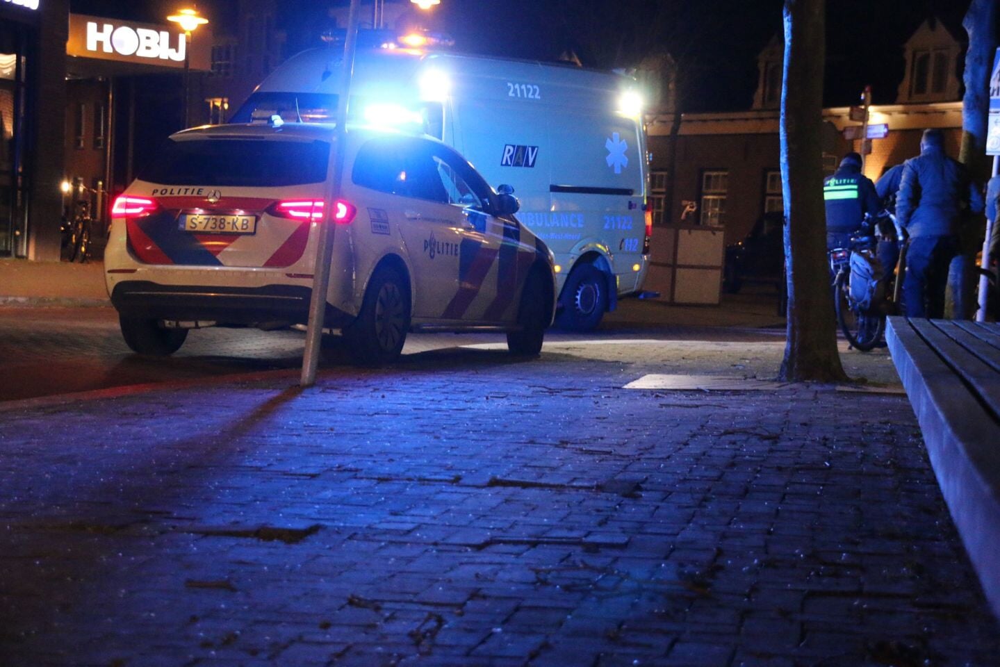 Fietsers Botsen Op Heilig Hartplein, Voorbijgangers Verlenen Eerste ...