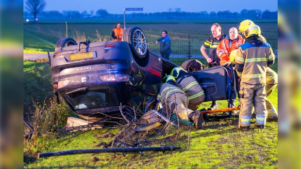Automobilist gewond bij zwaar ongeval Lithoijen