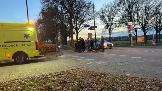 Scooter en auto komen in botsing in Boerdonk