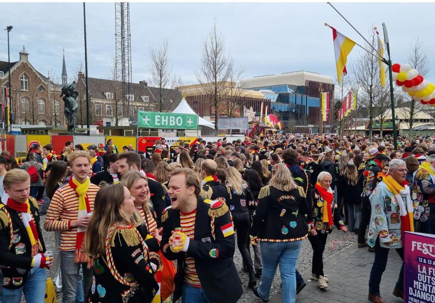 Foto van de carnavalszaterdag in Oeteldonk.
