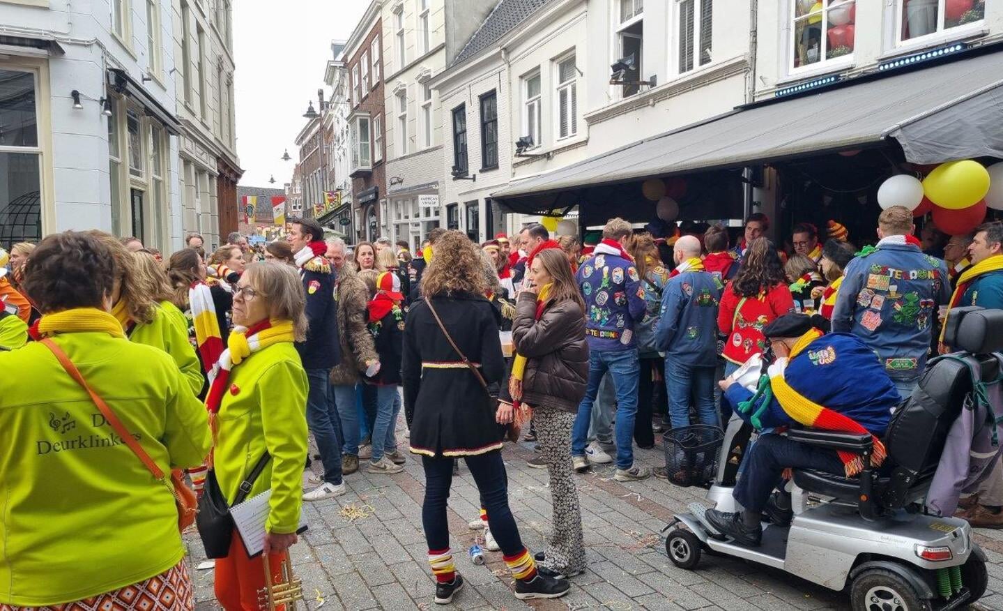 Foto van de carnavalszaterdag in Oeteldonk.