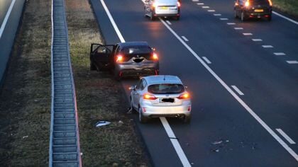 Twee Auto’s Botsen Op Elkaar Op A50 - Kliknieuws.nl | De Snelste Lokale Nieuwssite Van Nederland