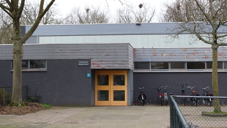 De huidige gymzaal naast Kindcentrum Sterrebos.