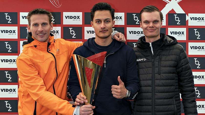 Damian van Essen (midden) wil van het Vidox Open vooral een gezellig toernooi maken.