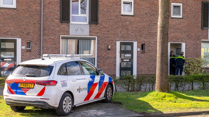 Bij een steekincident in een woning aan Cesar Francklaan in Den Bosch is zaterdagochtend rond 09.50 uur een 49-jarige man gewond geraakt aan zijn bovenbeen.