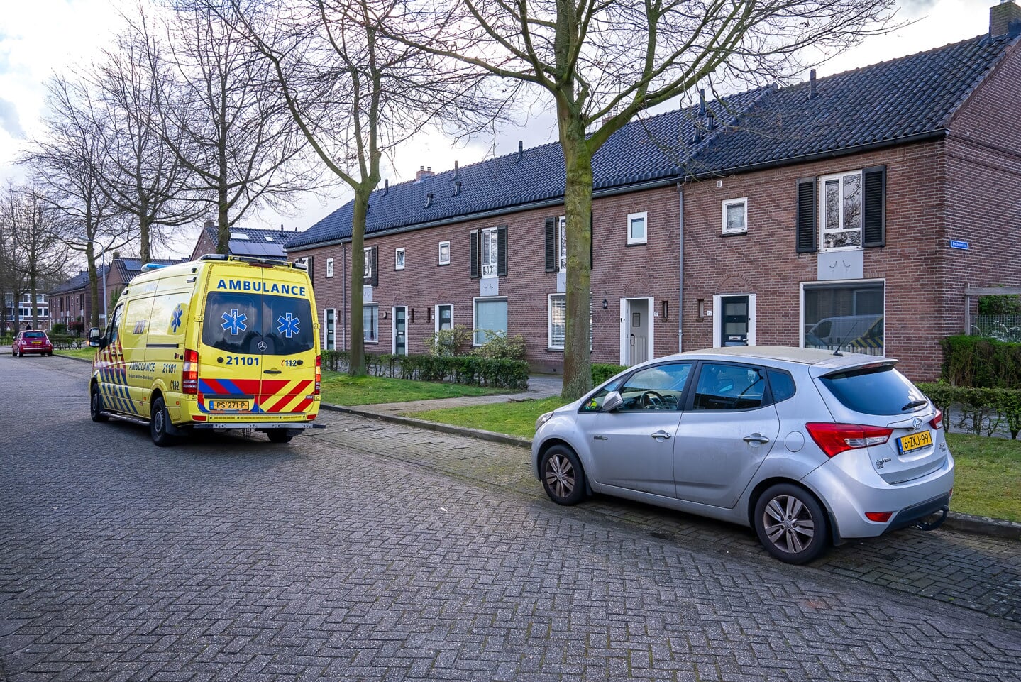 Bij een steekincident in een woning aan Cesar Francklaan in Den Bosch is zaterdagochtend rond 09.50 uur een 49-jarige man gewond geraakt aan zijn bovenbeen.