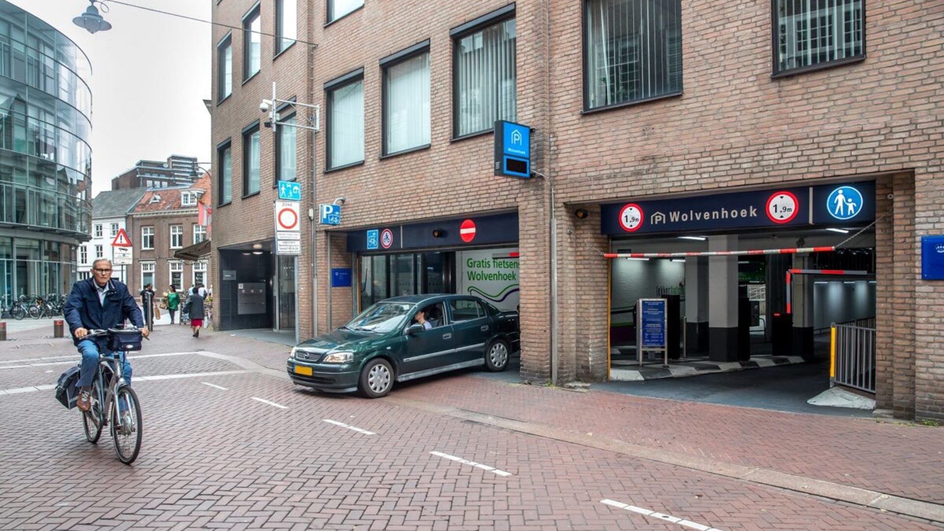 Parkeergarage Wolvenhoek in het centrum van Den Bosch is aan onderhoud toe.