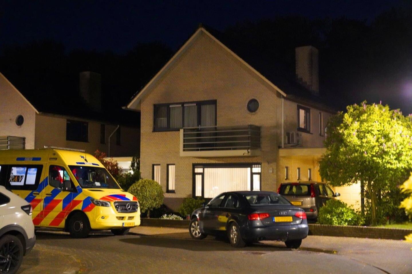 Een bejaarde bewoner van een woning aan de Haagwinde in Vught is woensdagavond overvallen in zijn woning.