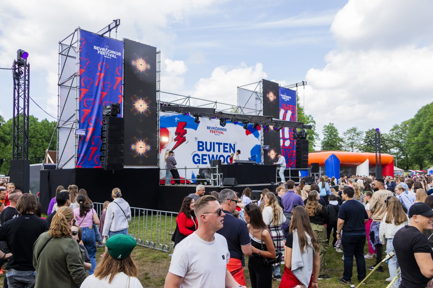 Foto van het Bevrijdingsfestival Brabant 2024 op de Pettelaarse Schans in Den Bosch.