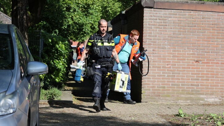 Zondagochtend rond 09.50 uur rukten twee ambulances, meerdere politievoertuigen en een traumahelikopter uit naar een woning aan de Eikakkerhoeven in Rosmalen.