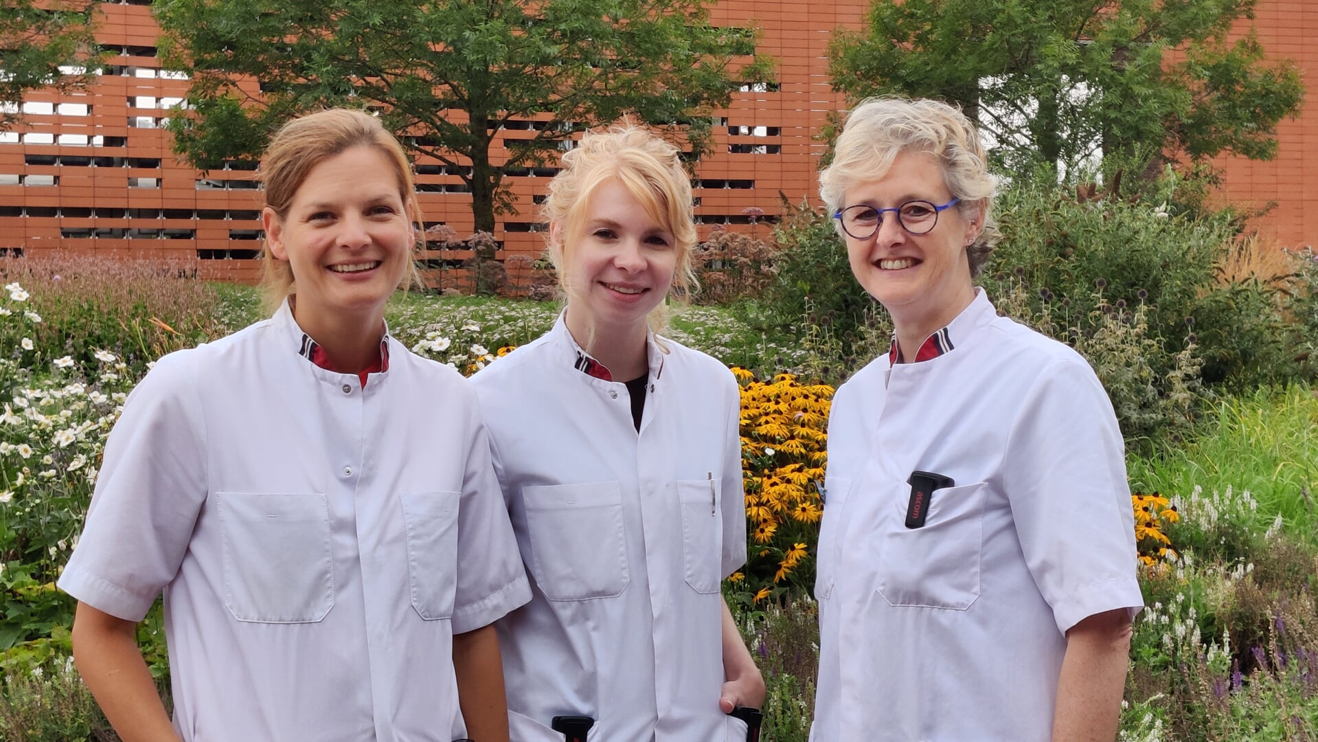 Het AYA-team met Eline Cremers, Internist-hematoloog; Krisja Berrevoets, AYA-verpleegkundige; Annelies Werner, oncologisch chirurg