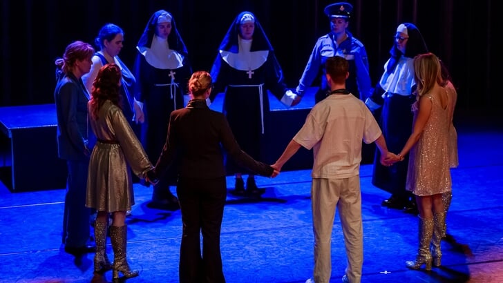 De theaterschool heeft lessen voor jong en oud.