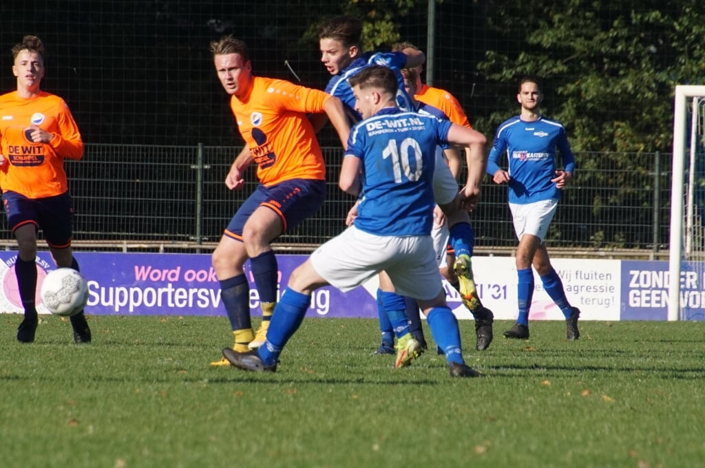 De wedstrijd Avanti’31 – Schijndel werd ontsierd door het publiek. 