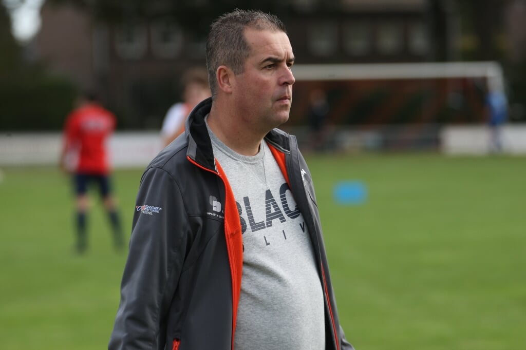 Avesteyn trainer Hugo van de Sande heeft zorgen na wegvallen Lars van Lee.