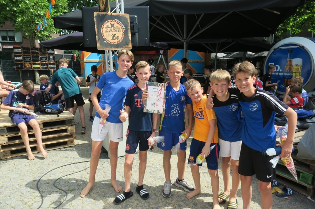 Op zaterdagochtend was het eerst de beurt aan de jeugd van RKVV Erp en De Korfrakkers. 