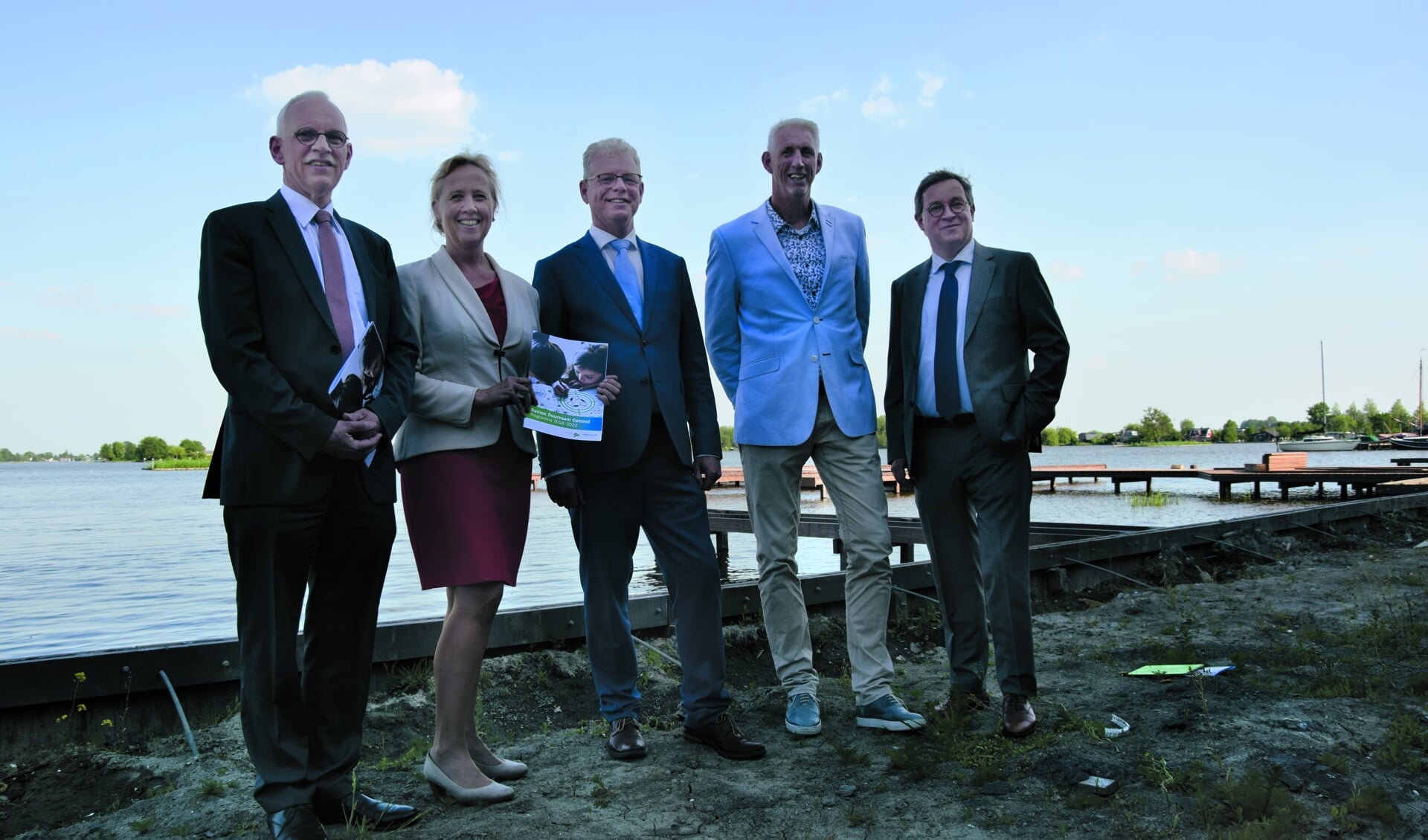 De wethouders van het nieuwe college: Kees Oskam, Inge Nieuwenhuizen, Dirk-Jan Knol, Robèrt Smits en Jan Leendert van den Heuvel