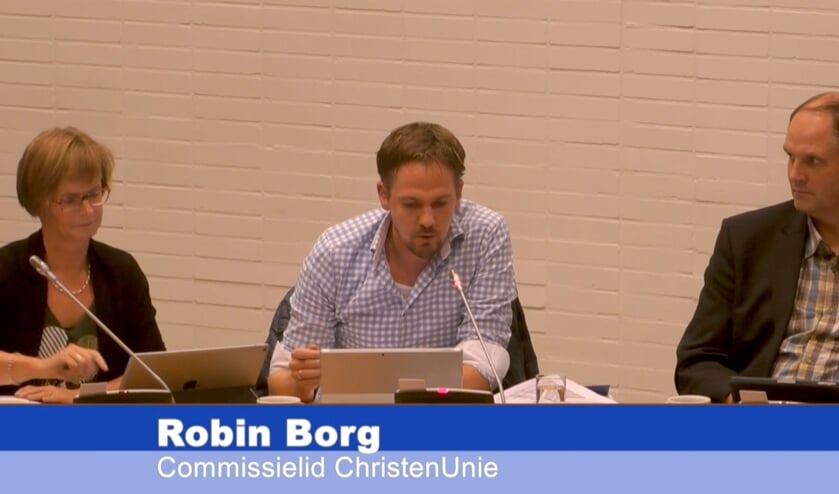 Els Oliwkiewicz en Robin Borg tijdens de commissievergadering