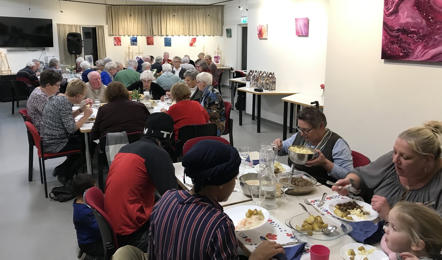 Het Kom Erbij Diner op woensdag 27 november was geslaagd in het Huis van Alles in Reeuwijk-Brug.