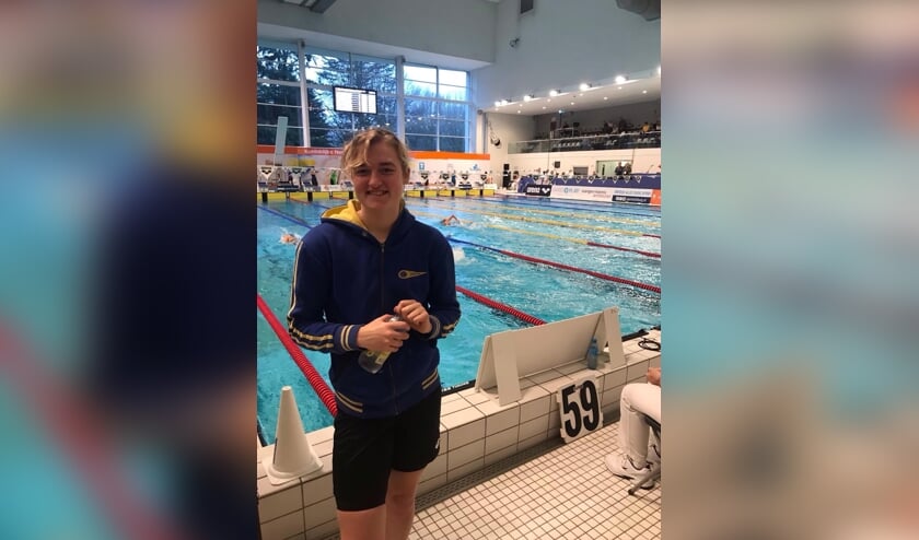 Maaike in zwembad Amerena voor NK