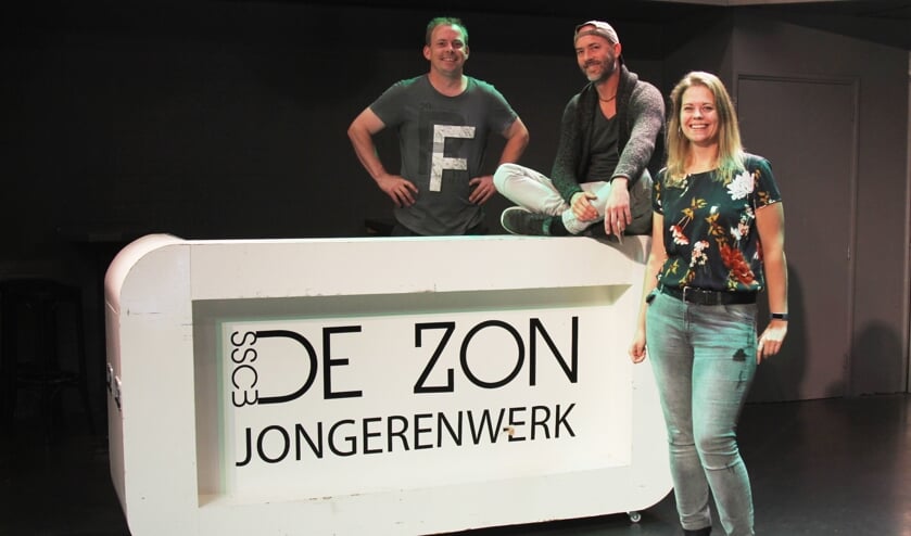 Jongerenwerkers vlnr Dennis Ties en Jessica