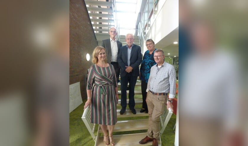 van links naar rechts: Angelique Albers, Kees Oskam, Jaap Feenstra, Lia Donkers en Arie de Groot