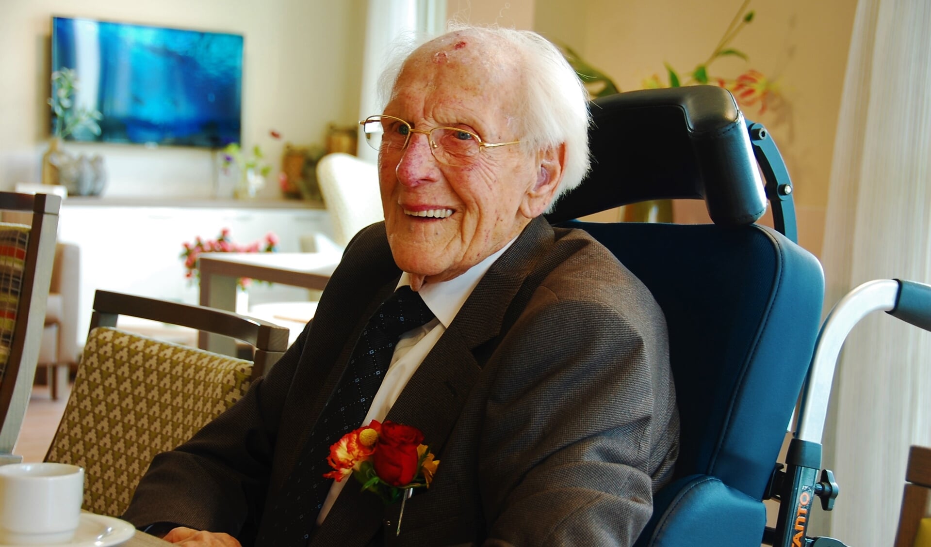 De heer A. Vermeulen op zijn honderdste verjaardag.