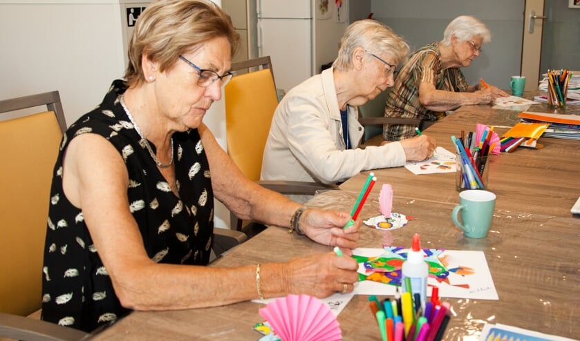 Knutselen en tekenen zijn een belangrijk onderdeel voor de deelnemers aan de dagbesteding.