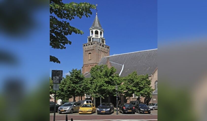 het parkeren bij de dorpskerk is een heet hangijzer bij het parkeerbeleid