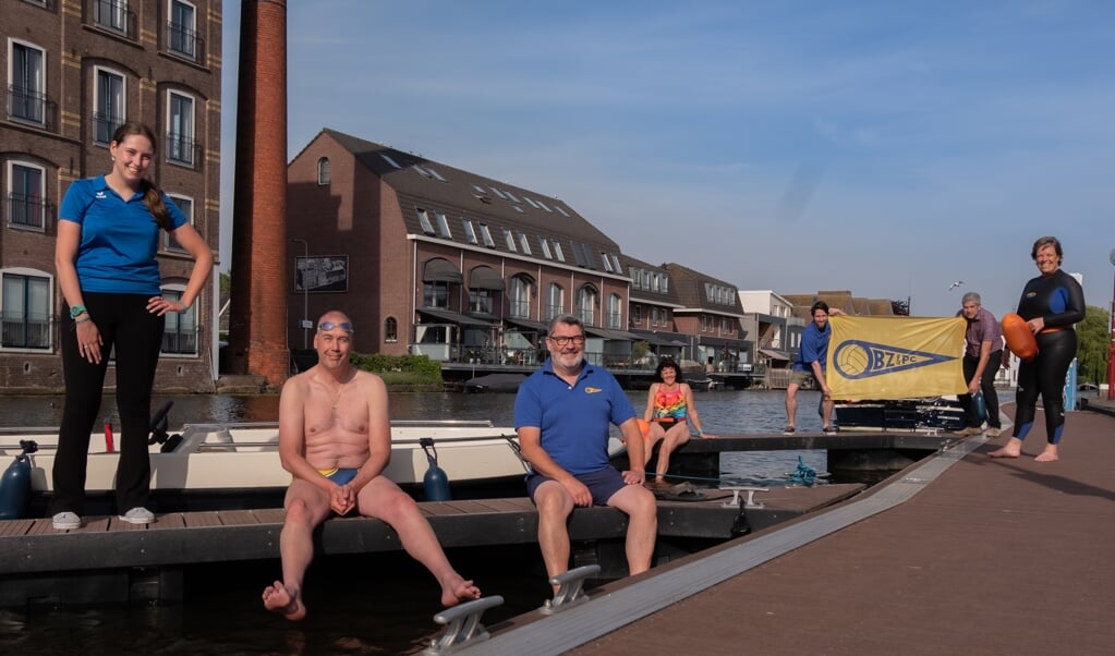 Al druk bezig met de voorbereiding van Open Water Bodegraven 2021, vlnr: Ginger Pouw, Nico Dijkshoorn, Henk Labordus, Katja Wetsteijn, Hans van Wijk, Roland Schol en Annemiek van der Meer. Op de foto ontbreekt Bart van der Zwaan.
