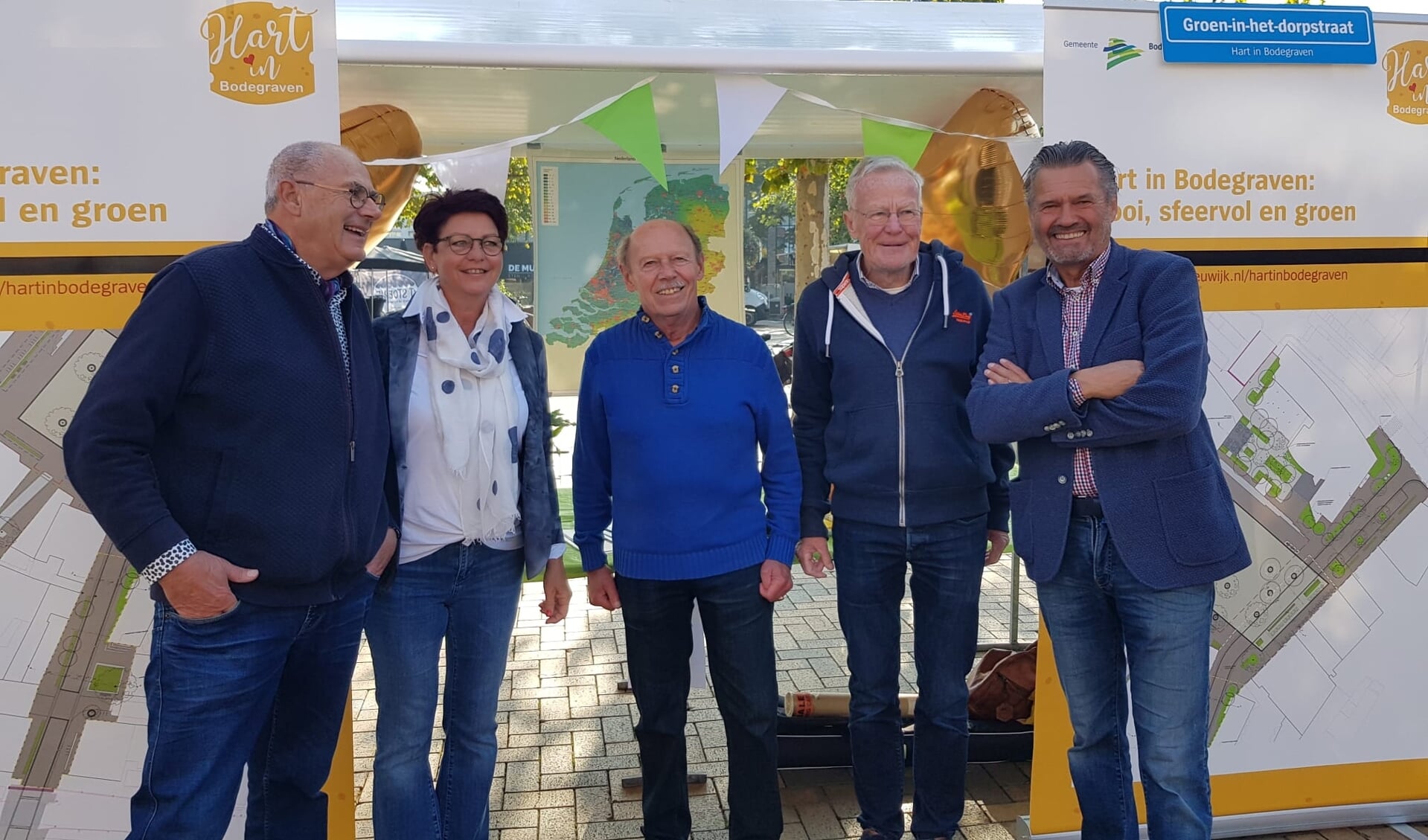 Op de foto de inwonersinitiatiefgroep Hart in Bodegraven.Van links naar rechts: Han Koevoets, Gerdien Verheul, Juan da Silva, Leendert Spijker en Frank Busker.