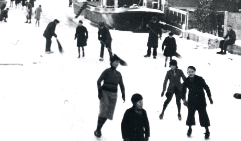 <p>Baanvegers zorgden voor een fijne baan om te schaatsen.</p>