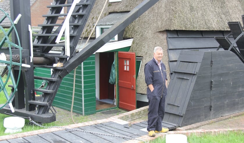 <p>Nico van den Bos is de huidige molenaar van de Oukoopse molen aan de Prinsendijk.</p>  